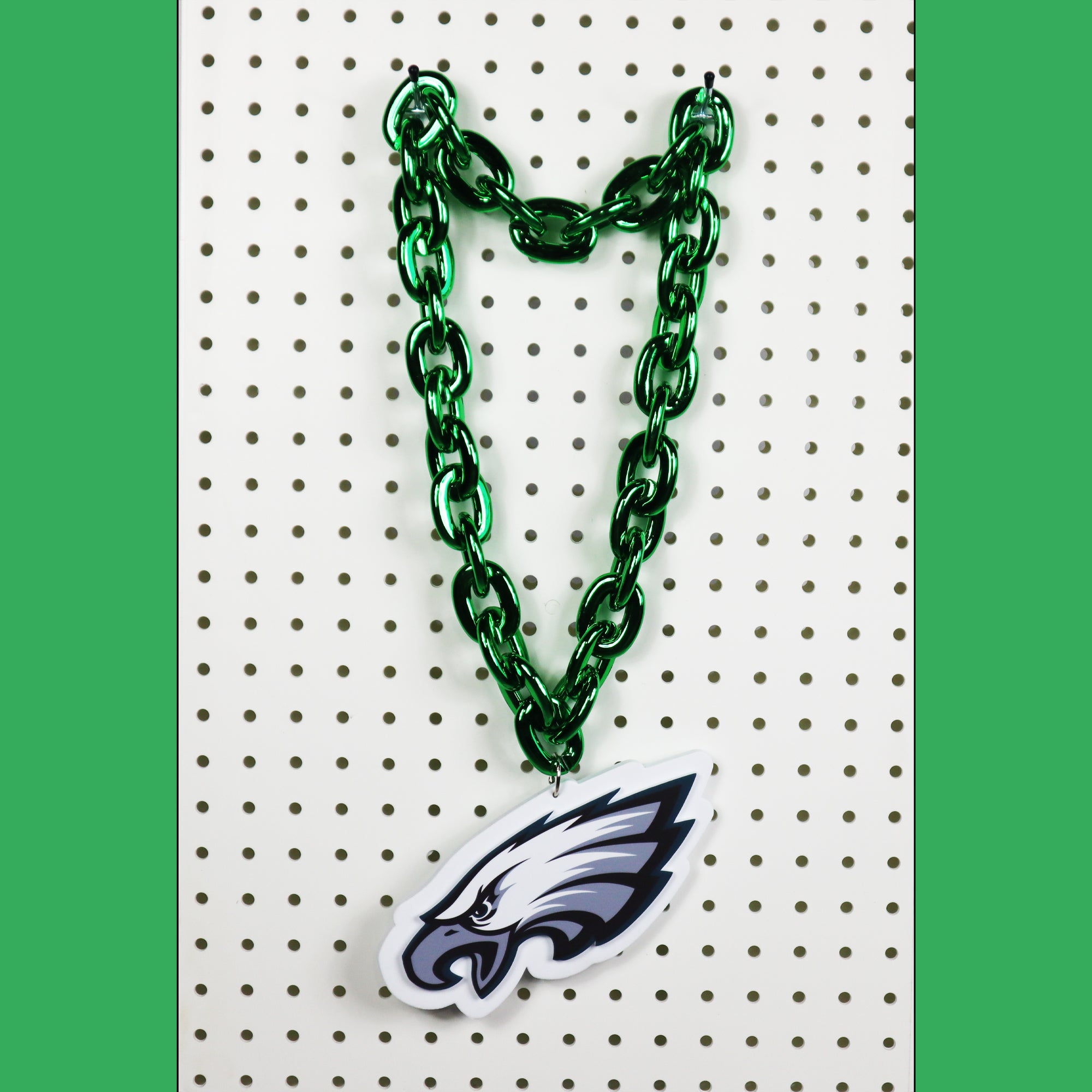 8. Philadelphia Eagles Team Fan Chain